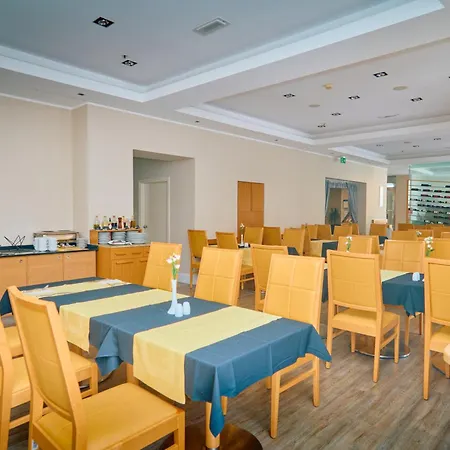 Astoria Otel 4*