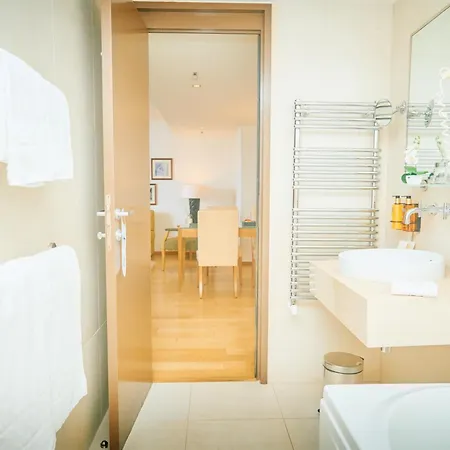 Astoria Otel 4*