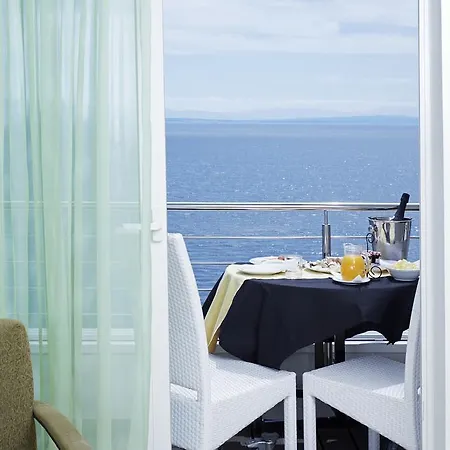 Astoria Otel 4*